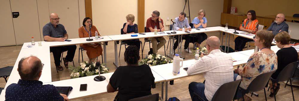 Reunião durante o encontro dos responsáveis.