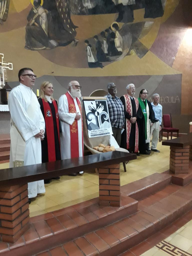 Celebração na Capela St. Trindade.