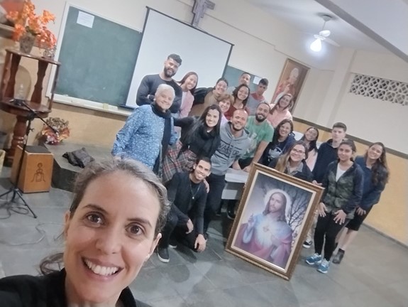 Grupo reunido durante o Focolare Temporário no sul mineiro, em 2023.