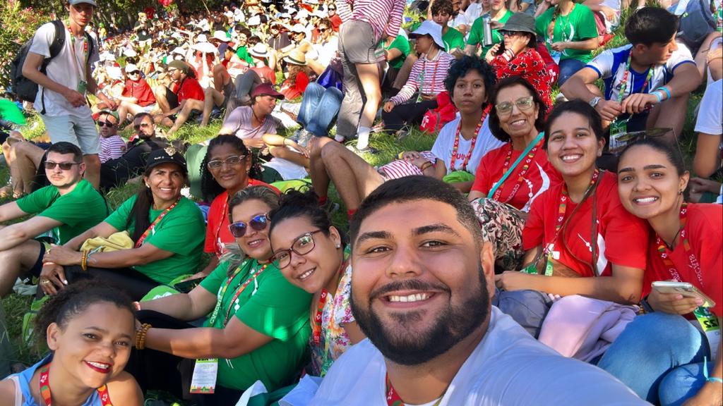 Jovens de Belém, do Pará, durante a JMJ Lisboa.
