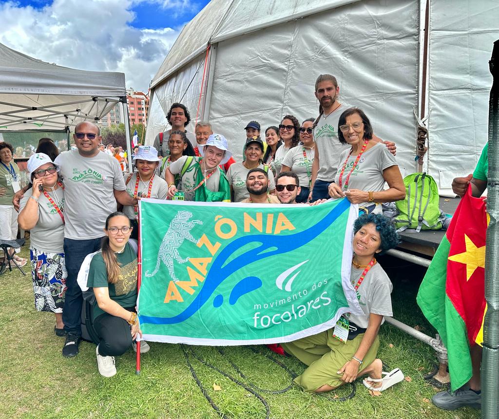Jovens de Belém, do Pará, durante a JMJ 2023.